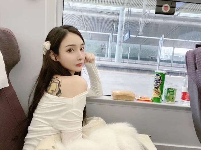 温哥华模特预约微信